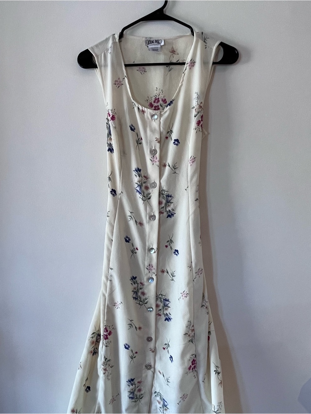Vintage Sleeveless Floral Button-Front Cream Dress